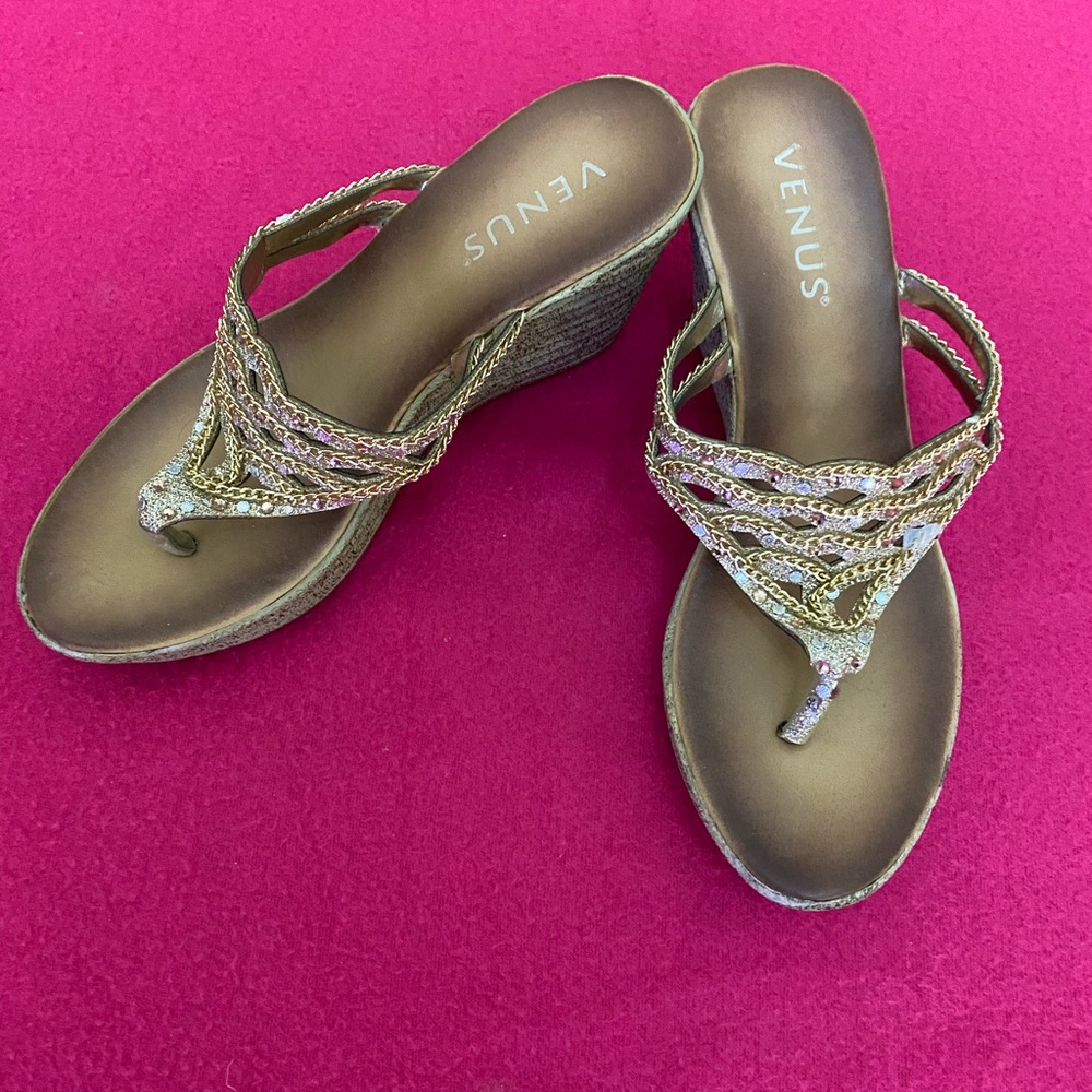 NWOT Venus Sandals